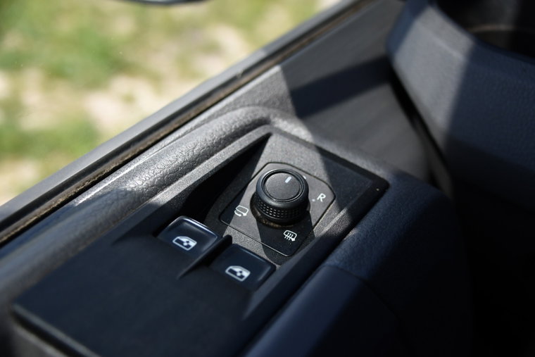 Vehicle Image 24