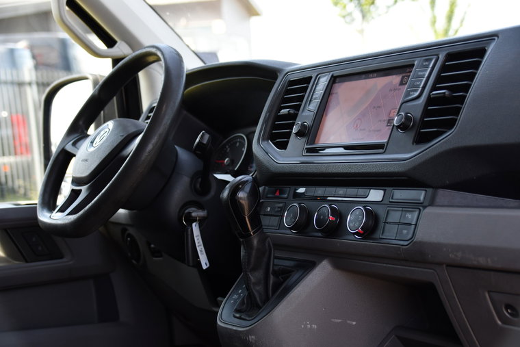 Vehicle Image 25