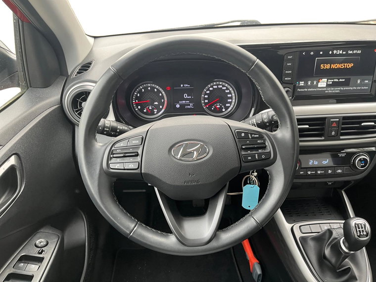 Vehicle Image 16