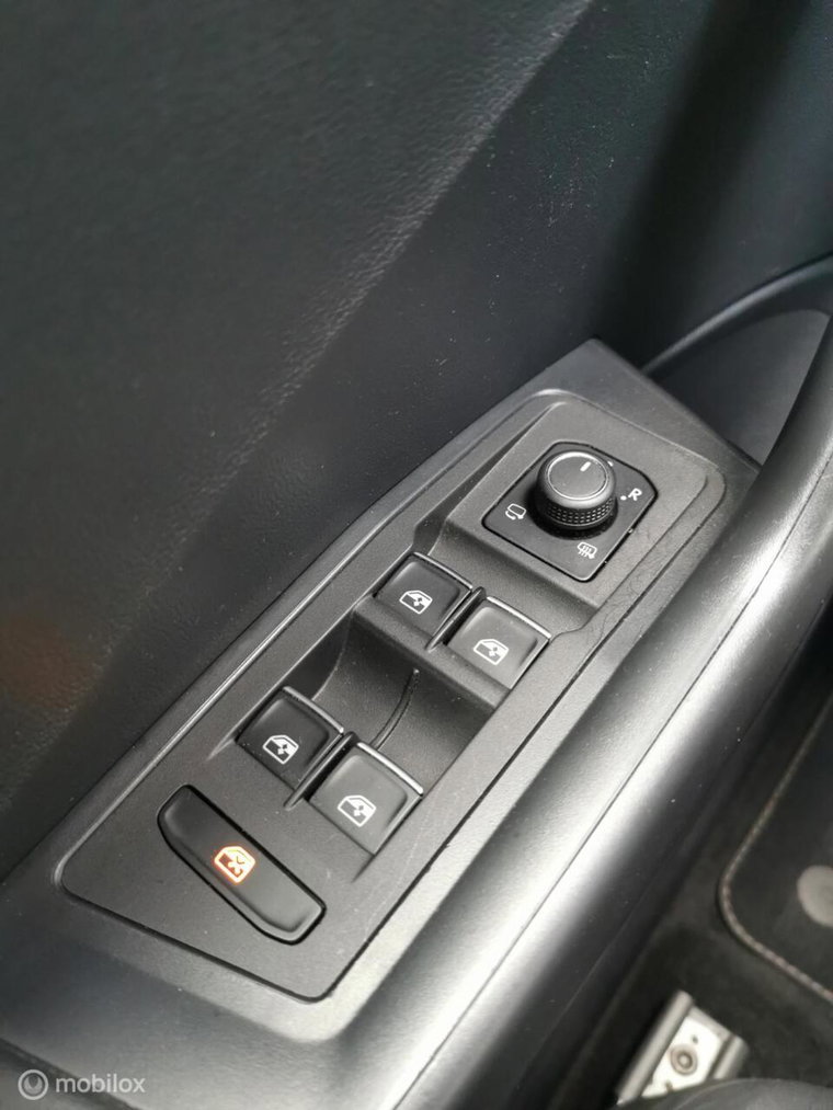 Vehicle Image 48