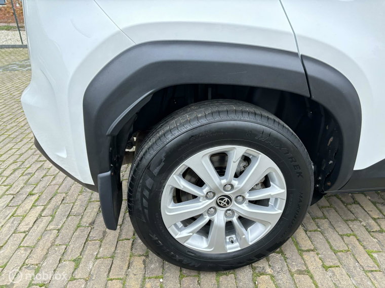 Vehicle Image 16