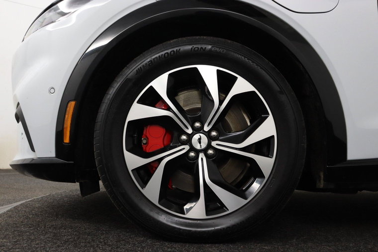 Vehicle Image 30