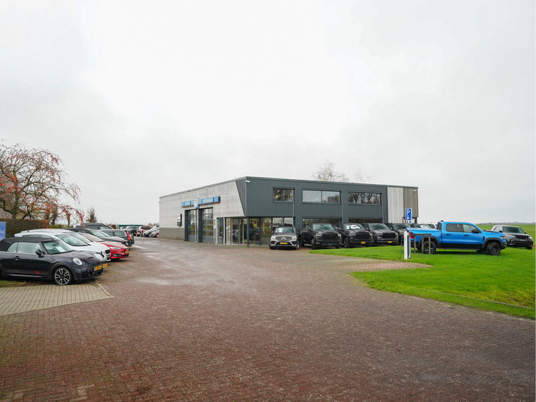 Vehicle Image 12