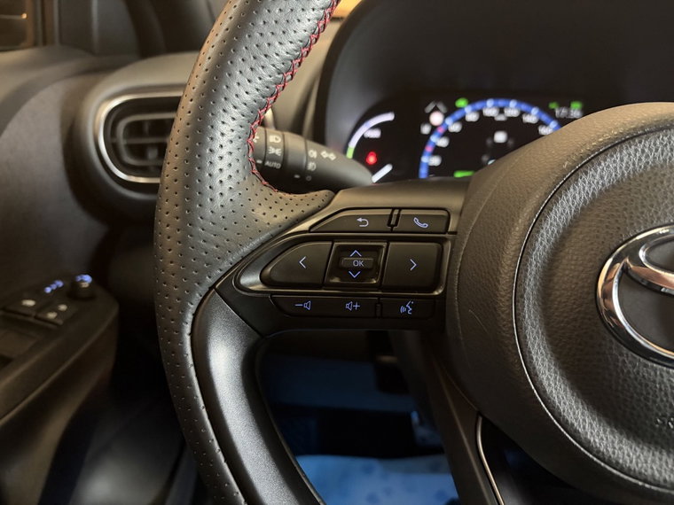 Vehicle Image 15
