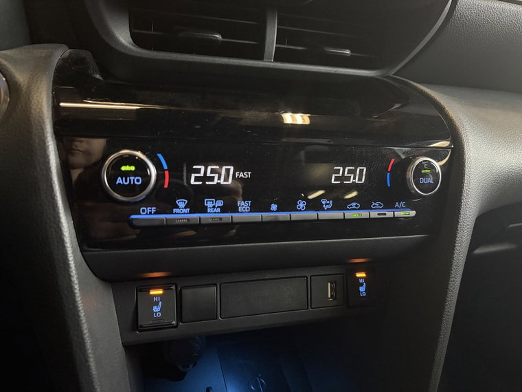 Vehicle Image 23