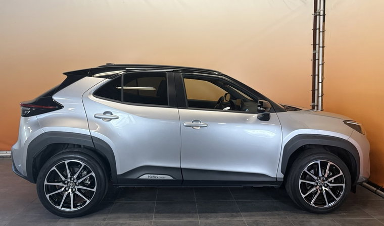 Vehicle Image 6