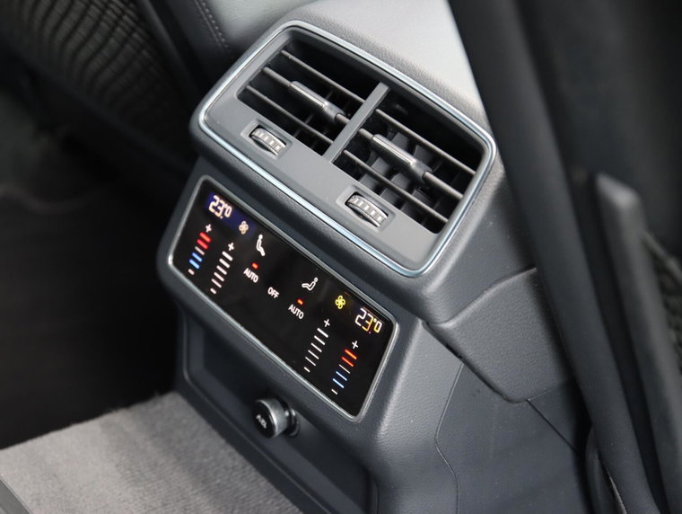 Vehicle Image 37