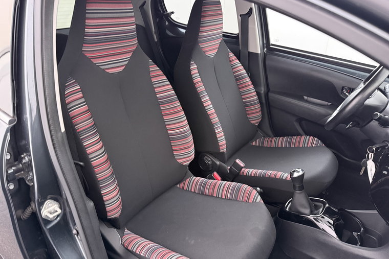 Vehicle Image 14