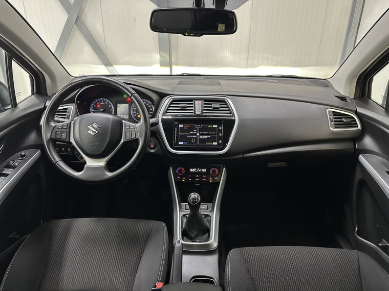 Vehicle Image 6