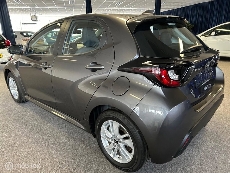 Vehicle Image 4