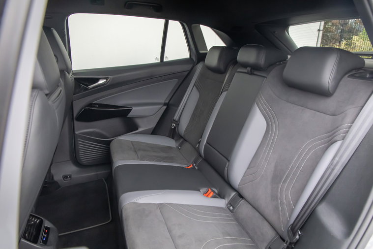 Vehicle Image 36