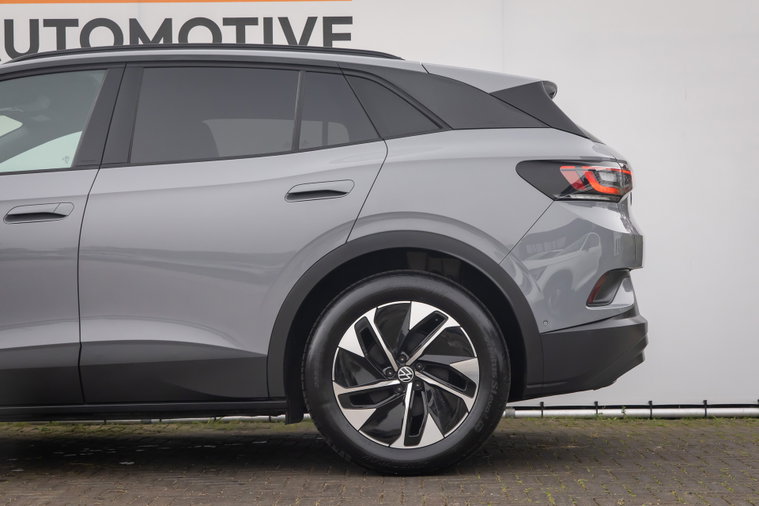 Vehicle Image 45