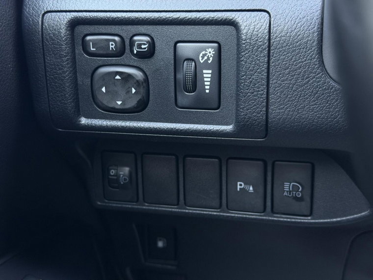 Vehicle Image 24