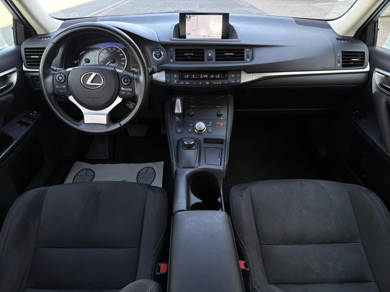 Vehicle Image 11