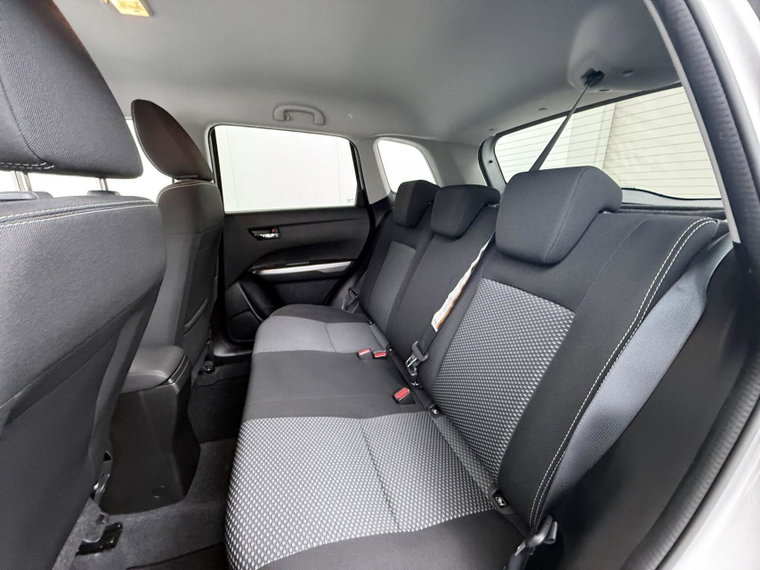 Vehicle Image 9