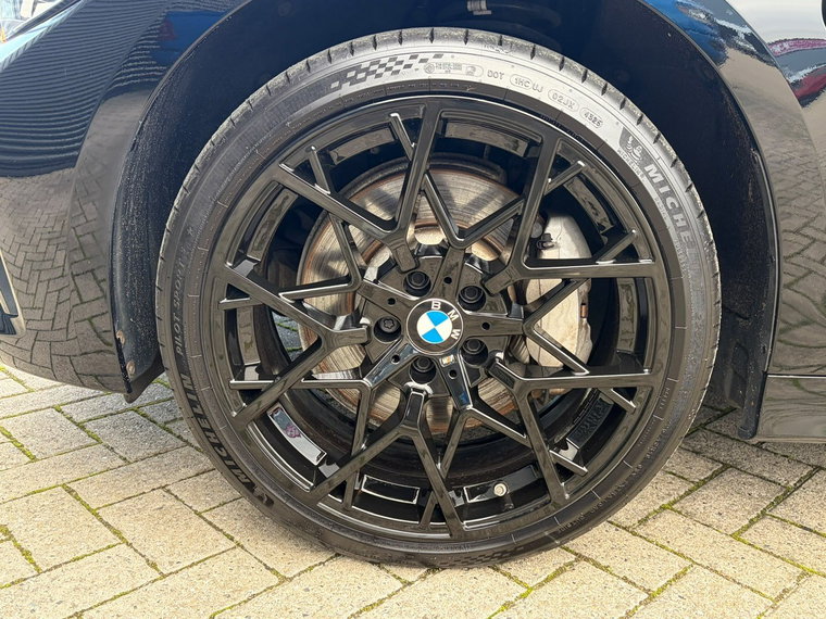 Vehicle Image 23