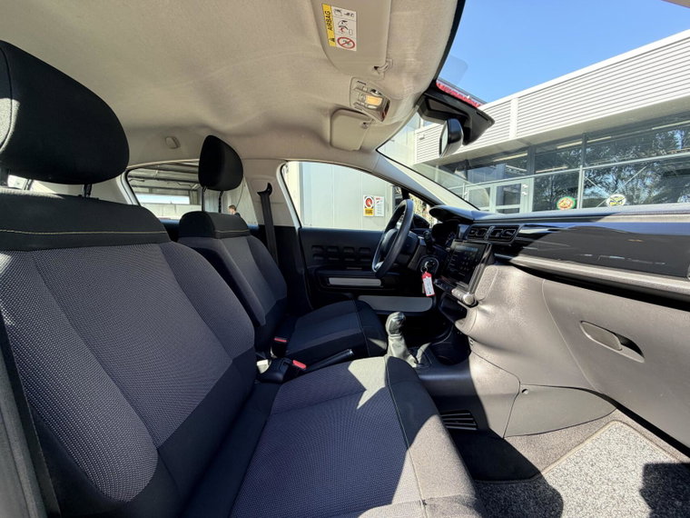 Vehicle Image 18