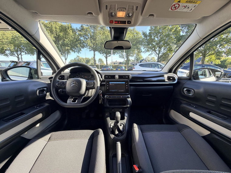 Vehicle Image 21