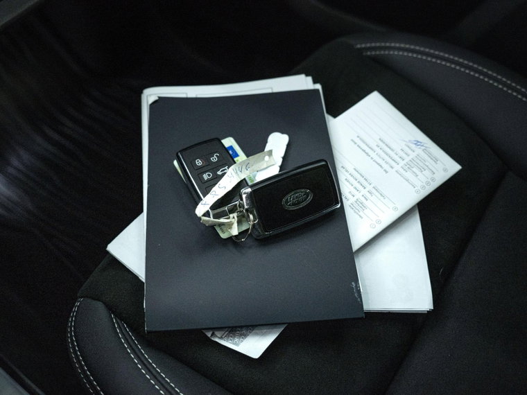 Vehicle Image 13