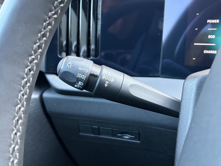 Vehicle Image 24