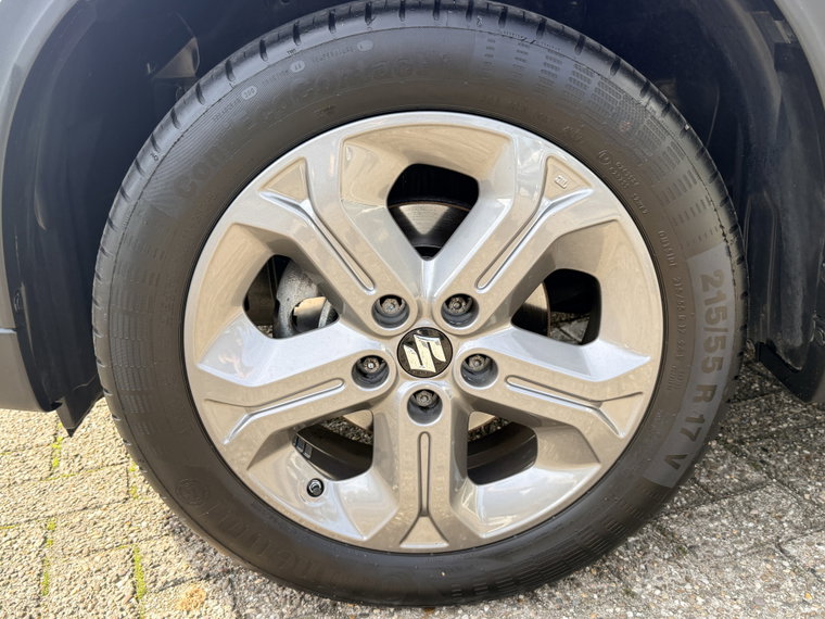 Vehicle Image 16