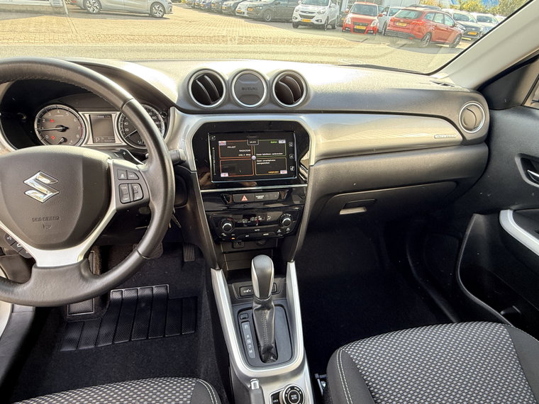 Vehicle Image 25