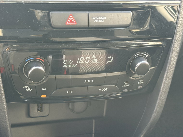 Vehicle Image 29