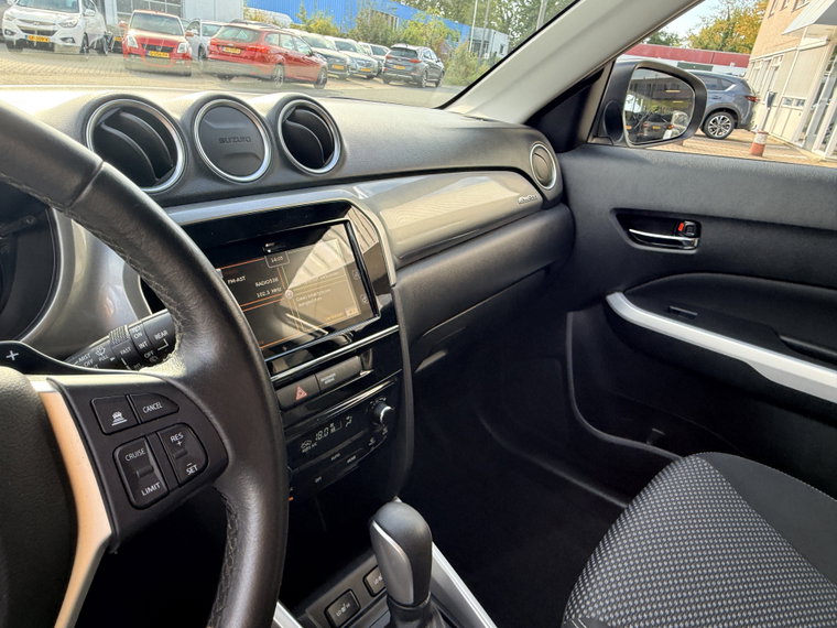 Vehicle Image 30