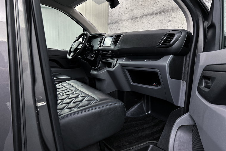 Vehicle Image 22
