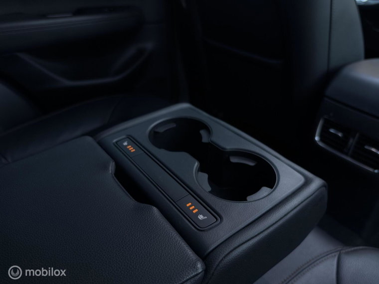 Vehicle Image 38