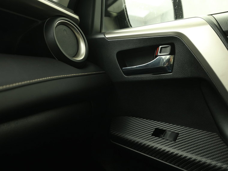 Vehicle Image 24