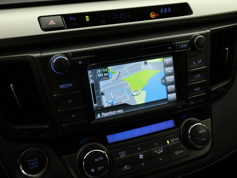 Vehicle Image 32