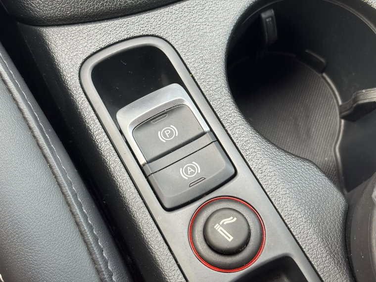 Vehicle Image 28