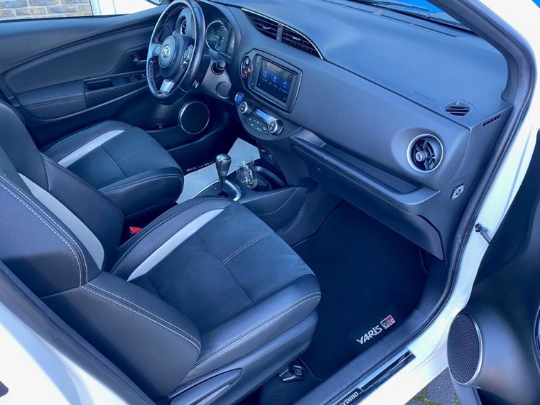 Vehicle Image 13