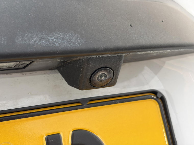 Vehicle Image 32