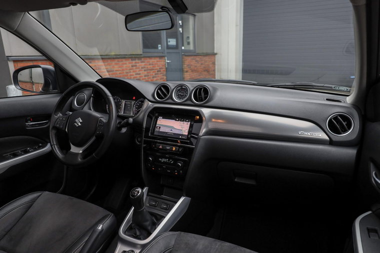 Vehicle Image 8