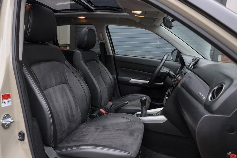 Vehicle Image 10