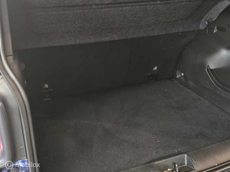 Vehicle Image 28