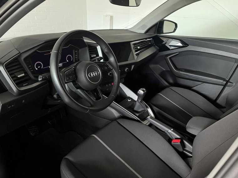 Vehicle Image 16