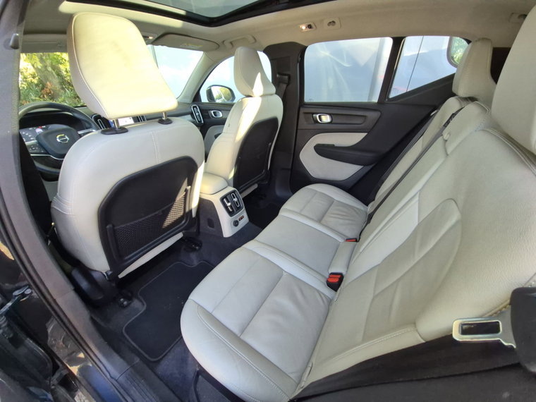 Vehicle Image 35