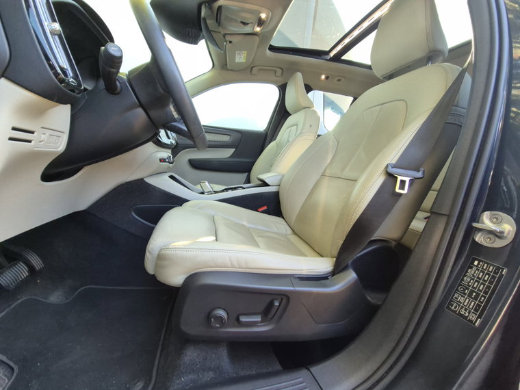 Vehicle Image 38