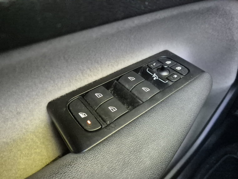 Vehicle Image 42