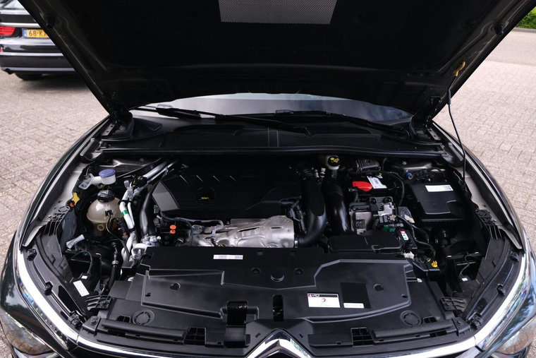 Vehicle Image 14