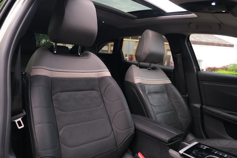 Vehicle Image 18