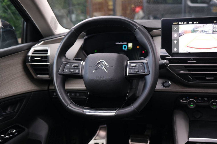 Vehicle Image 23