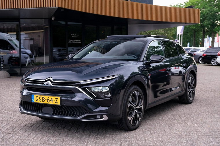 Vehicle Image 7