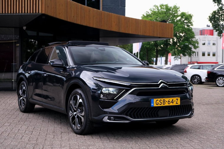 Vehicle Image 8