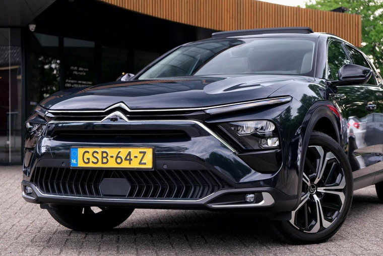 Vehicle Image 11