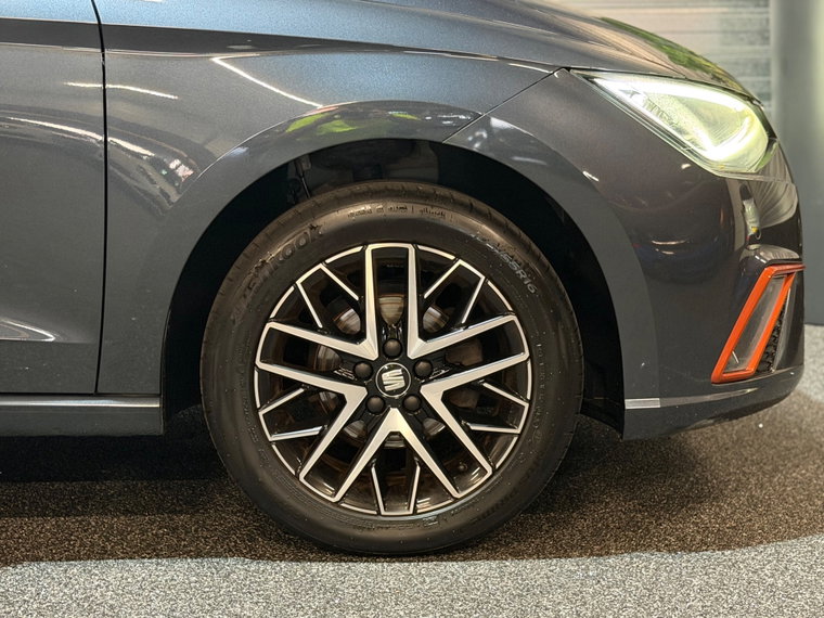 Vehicle Image 21