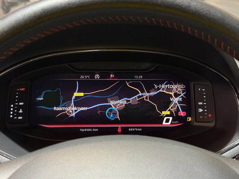 Vehicle Image 9
